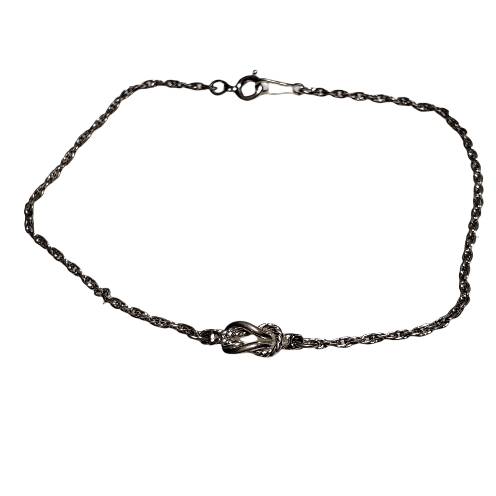 3 for $25 ❤ Avon silvertone rope knot bracelet